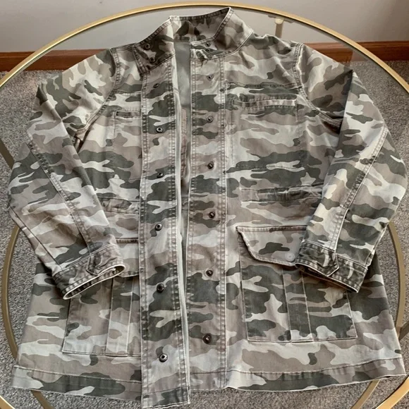 Universal Thread Camouflage Jacket - Picture 11 of 15